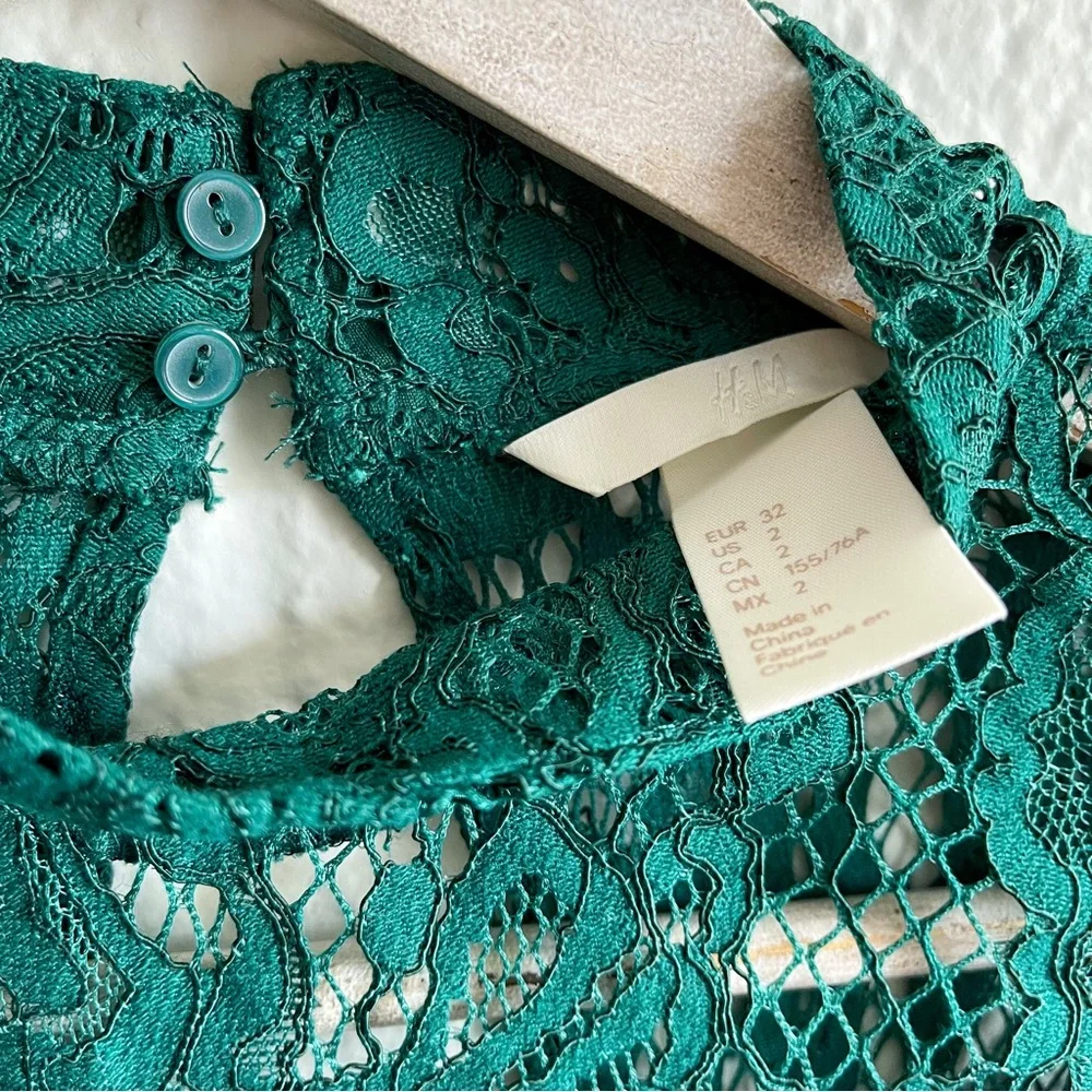 H&M Mock Neck Green Paisley Style Lace Blouse Top - Picture 6 of 7